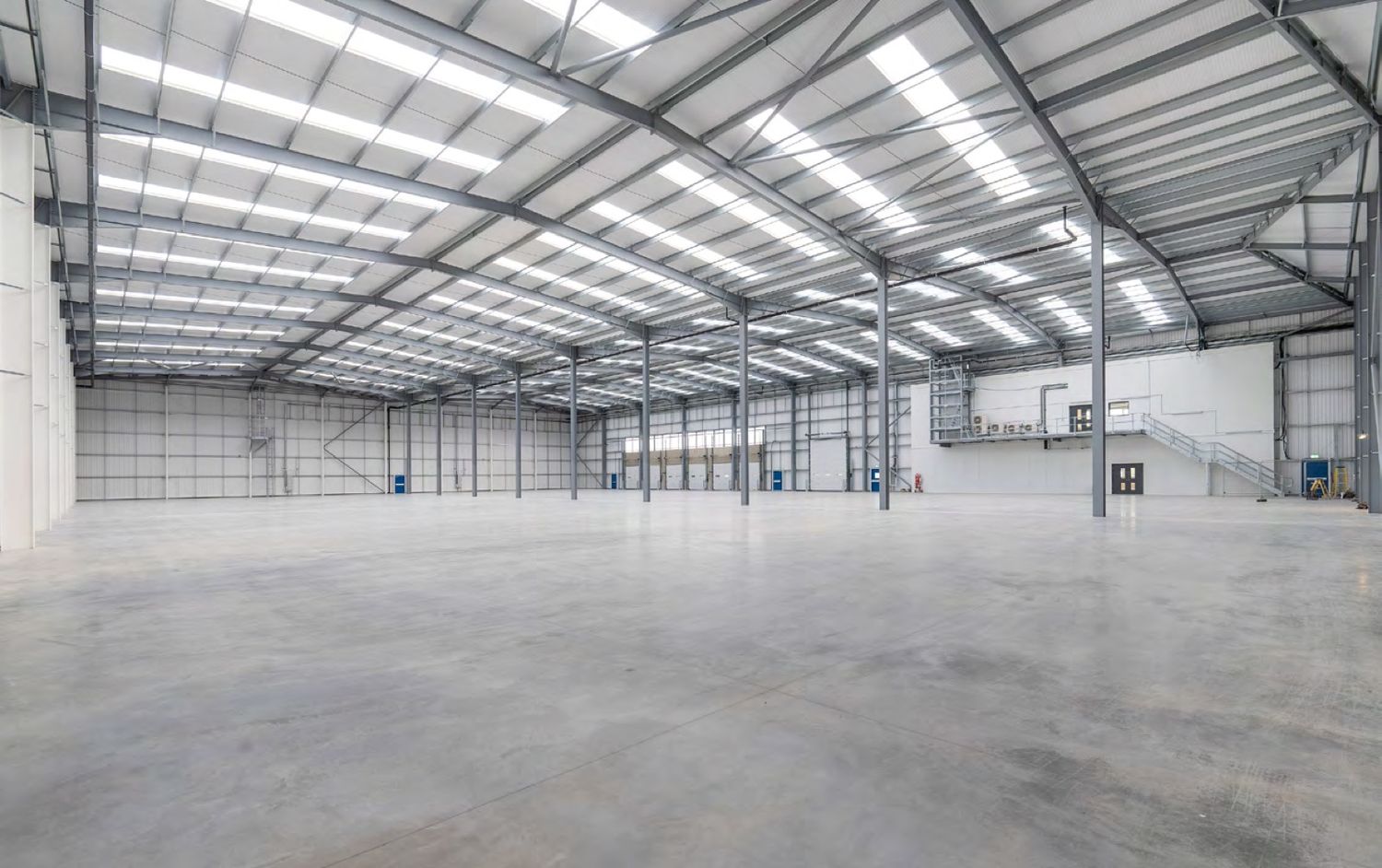 Warehouse interior with 10m eaves